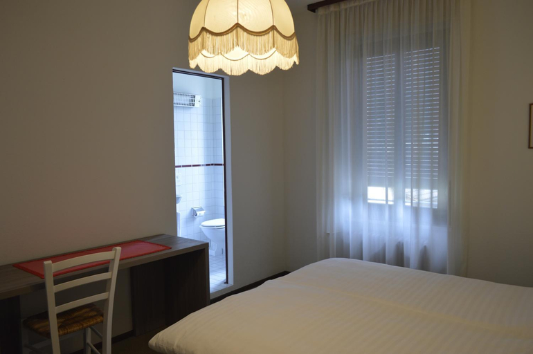 Others 4, Albergo Svizzero, Riviera