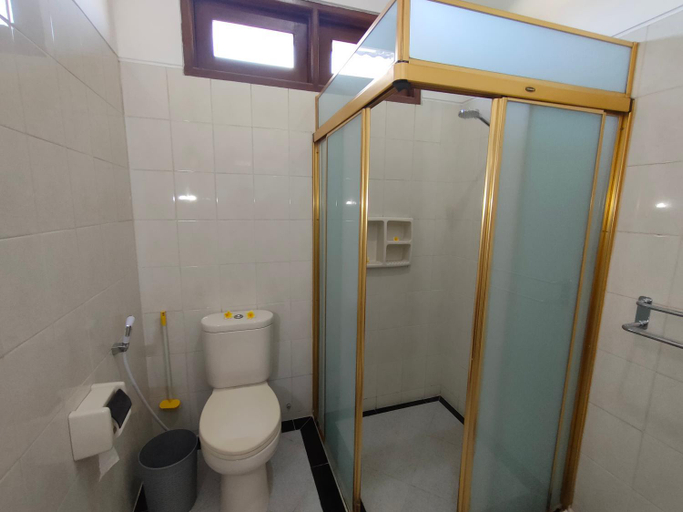 Bathroom 4