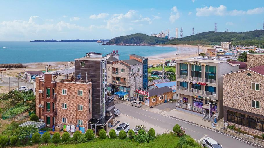 Exterior & Views 2, Taean Happyzonepension, Taean