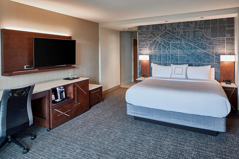 Bedroom 3, Courtyard by Marriott Minneapolis West, Hennepin