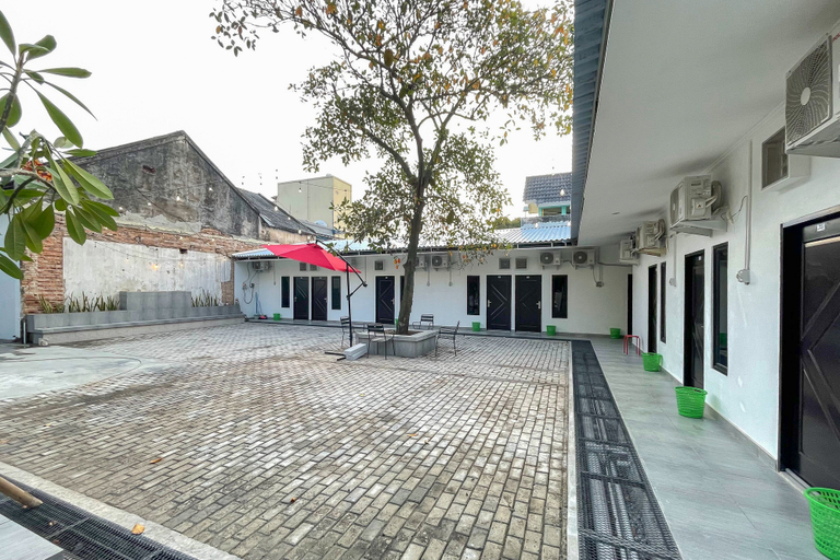 Exterior & Views 2, JM Tuparev Mitra RedDoorz, Karawang