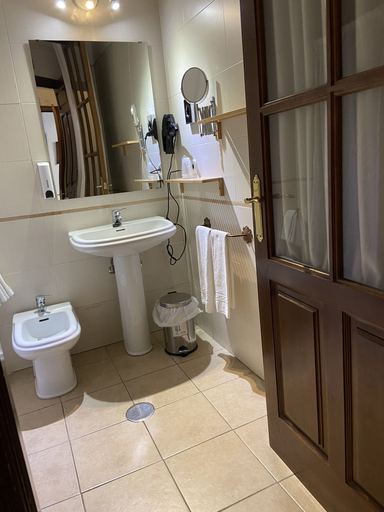 Bathroom 5, Hotel Don Paula, Córdoba