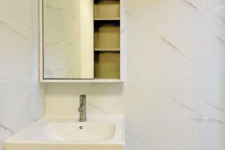 Bathroom 3, Xinduhui Hotel Shenzhen Dafen Metro Station, Shenzhen