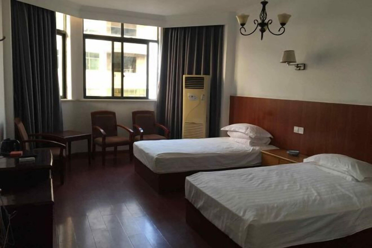 Bedroom 2, Fuliang Gaoling Hotel, Jingdezhen