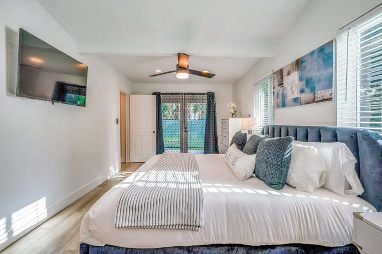 Bedroom 3, FoxStays Private Resort, Broward