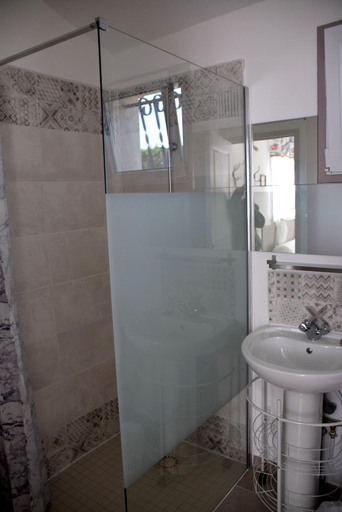 Bathroom 4, Chez Mamou & Dadou, Vaucluse