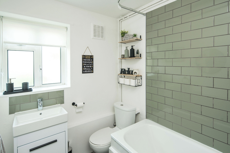 Bathroom 4, City Charm Apartment in London, London