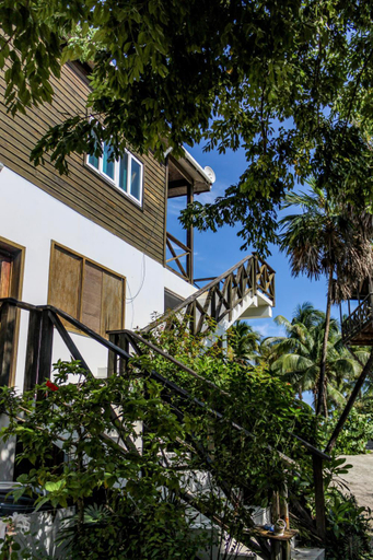 Others 4, North Beach Retreat