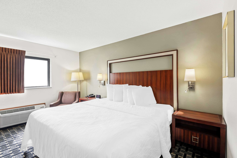 Bedroom 3, SureStay Hotel by Best Western Manchester, Delaware