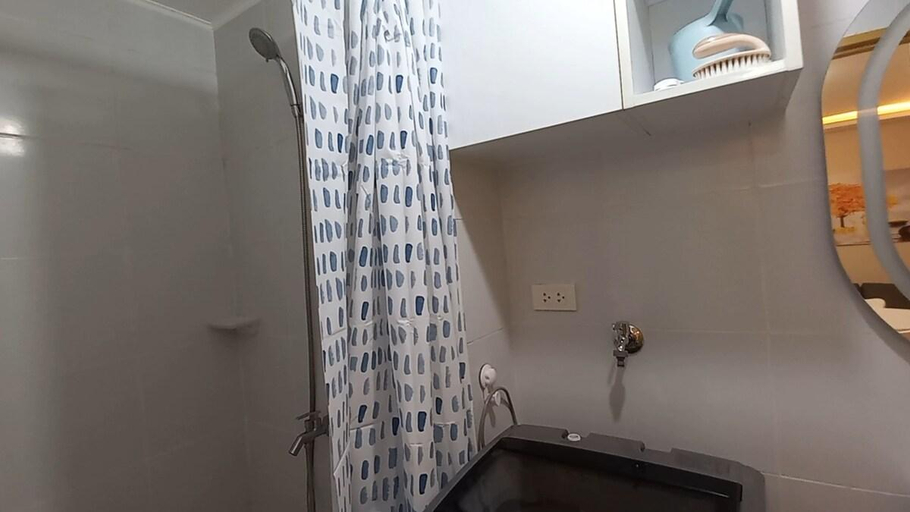 Bathroom 4, Khael's City Oasis at Marina Spatial, Dumaguete City