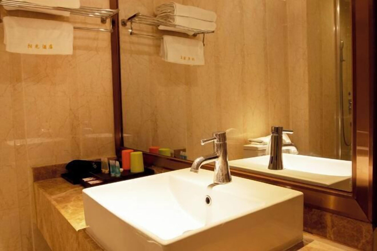 Bathroom 2, Sunshine Business Hotel, Zhengzhou