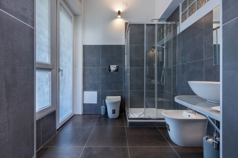 Bathroom 5, Hesa House, Cagliari