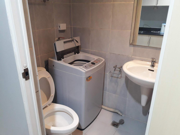 Others 2, Sea Residences - Rheiyn, Pasay City