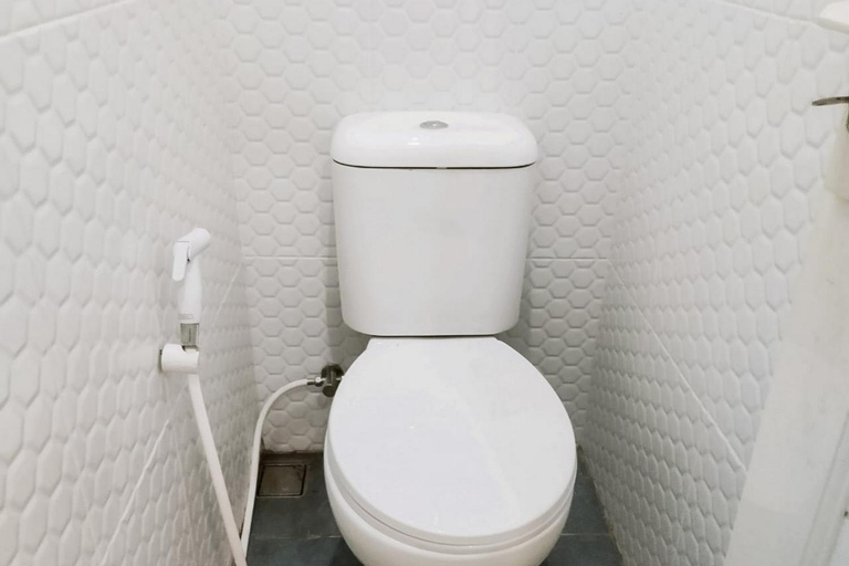 Bathroom 12