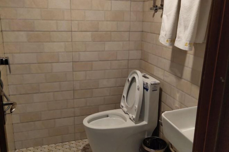 Bathroom 3, Dandong Yading Hotel, Dandong