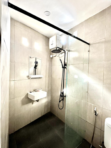Bathroom, Cozy studio in Mataram, Lombok