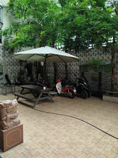 Exterior & Views 2, KQ Hostel, District 9