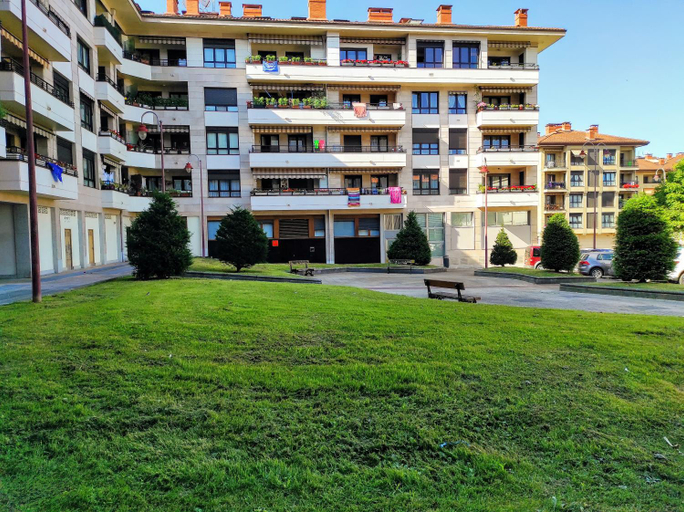 Others 5, Kaixo MARINA con Parking gratis, Guipúzcoa
