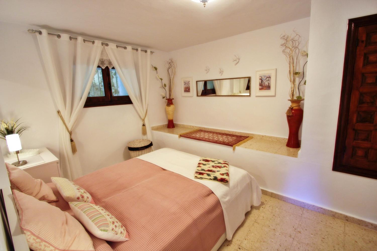 Bedroom 2, Monica II - holiday home with private swimming pool in Benissa, Alicante