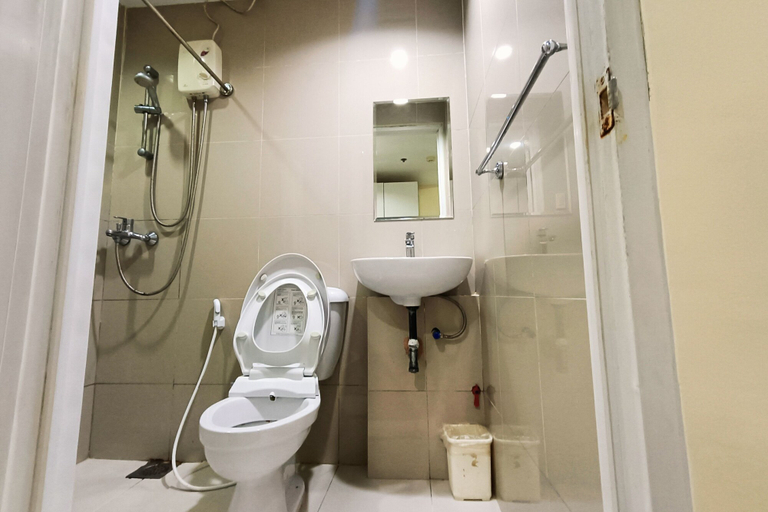 Bathroom 3, Reddoorz @ Insular Square Mandaue City, Mandaue City