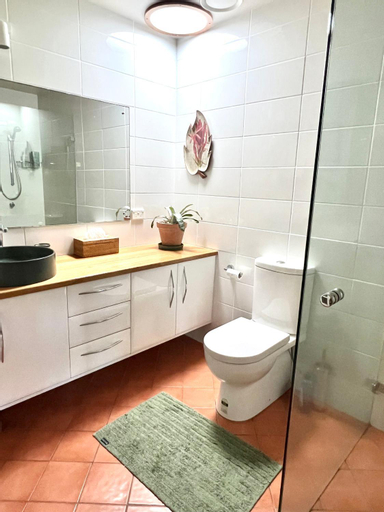 Loloma! Luxe 4 bed, 2 bath Villa, Clarence Valley- Coast