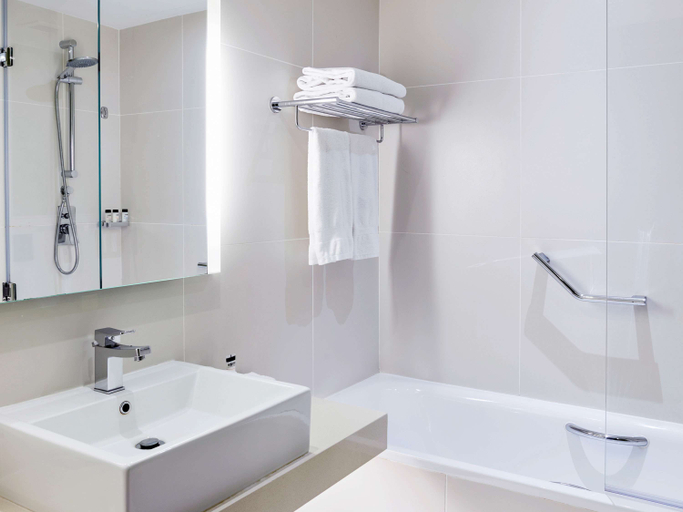 Bathroom 5, Pullman Dubai Creek City Centre, Dubai