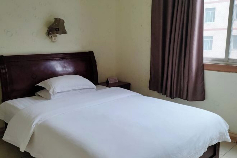 Bedroom 3, Guilin Triumph Hotel (North Railway Station), Guilin