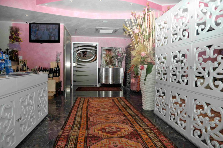 Public Area 3, La Grotta Hotel, Verona