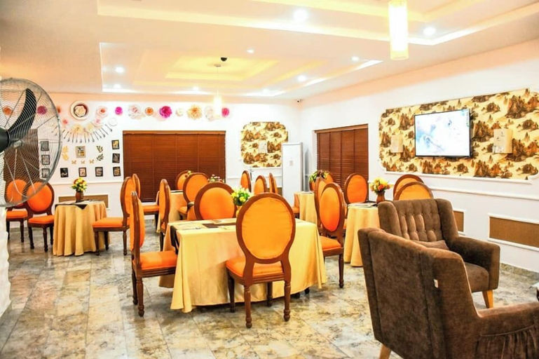 Food & Drinks 3, G- throne Hotel and Suites, Obio/Akp