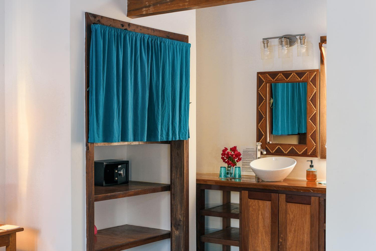 Bathroom 2, North Beach Retreat