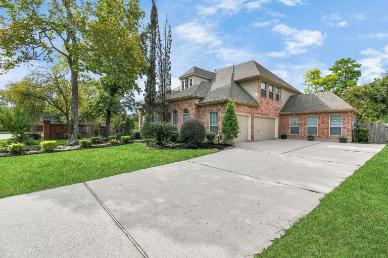 Exterior & Views 2, REIGN Mini-mansion, Houston