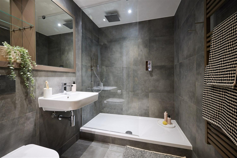 Bathroom 2, Charles Hope Brighton & Hove, Brighton and Hove