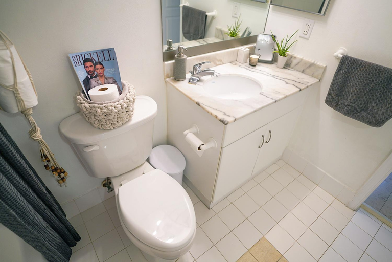 Bathroom 3, 4 bed full condo in Miami with skyline & sea view, Miami-Dade