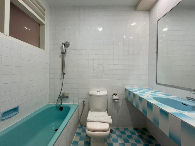 Bathroom 4