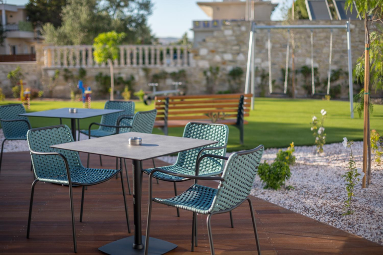 Food & Drinks 2, The Quality Lodge - Self Check-in, Larnaca