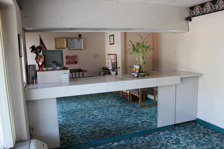Public Area 2, Travelers Inn Gainesville, Alachua