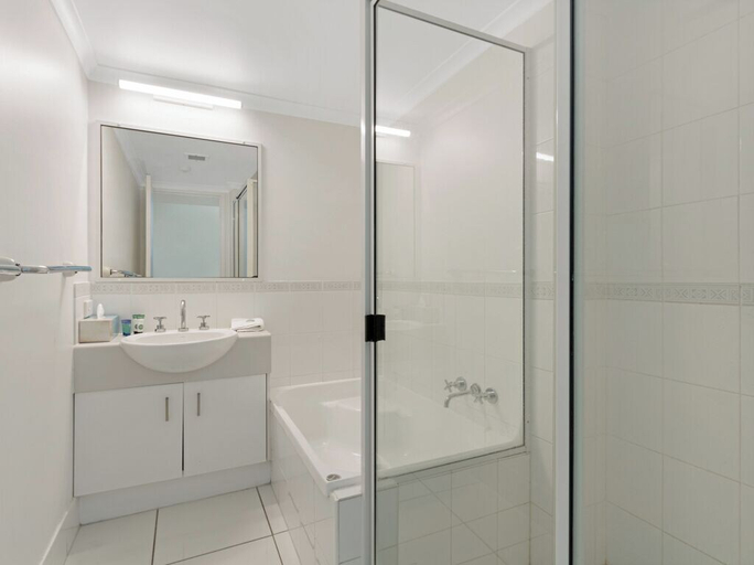 Bathroom 5, Riviera Resort Hervey Bay, Hervey Bay - Pt A