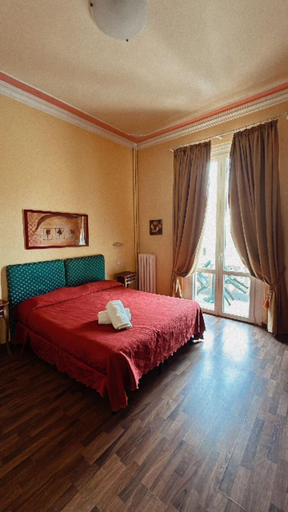 Others 3, Viareggio rooms facing the sea, Lucca