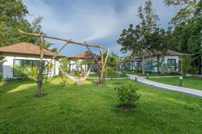 Exterior & Views 26