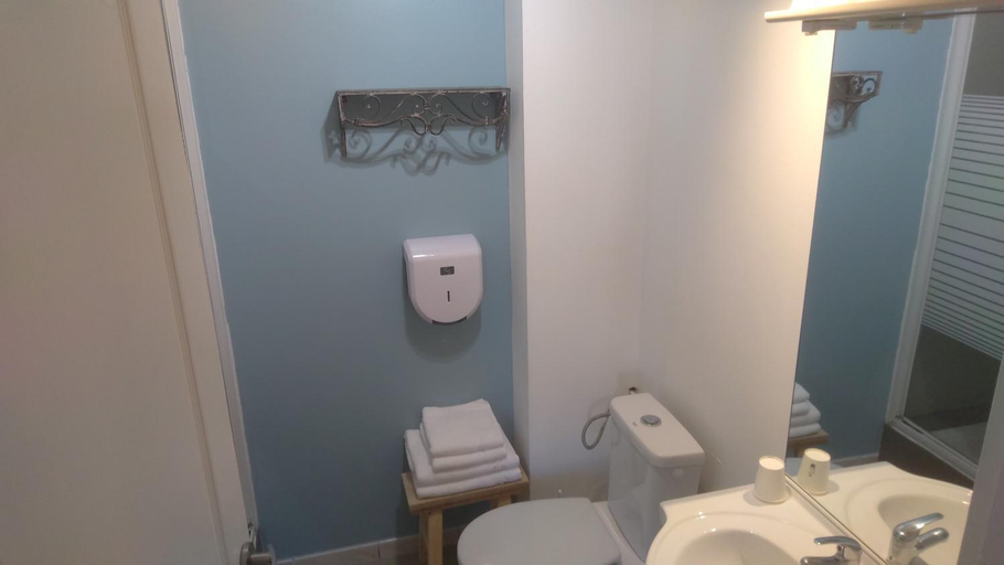 Bathroom, Logis Hotel La Cle Des Songes, Var