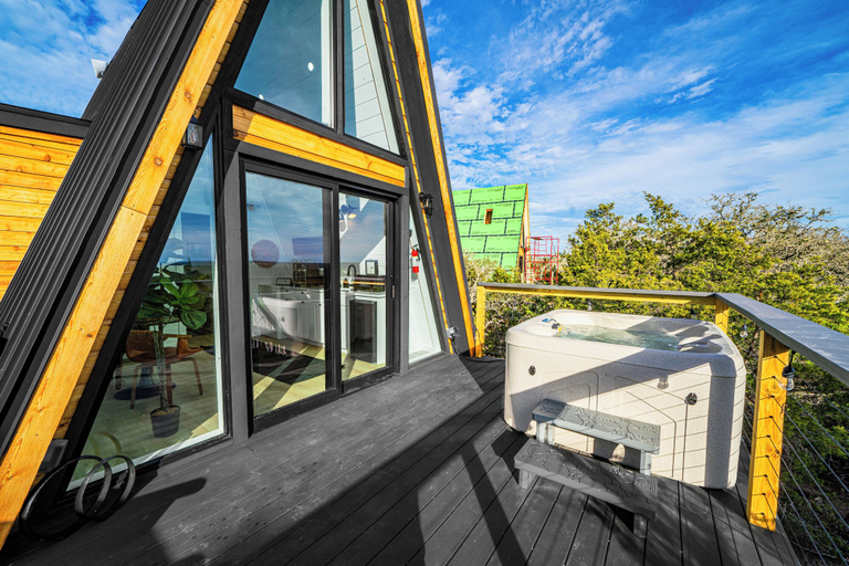 Exterior & Views 2, HERA Treehouse Fredericksburg, Gillespie