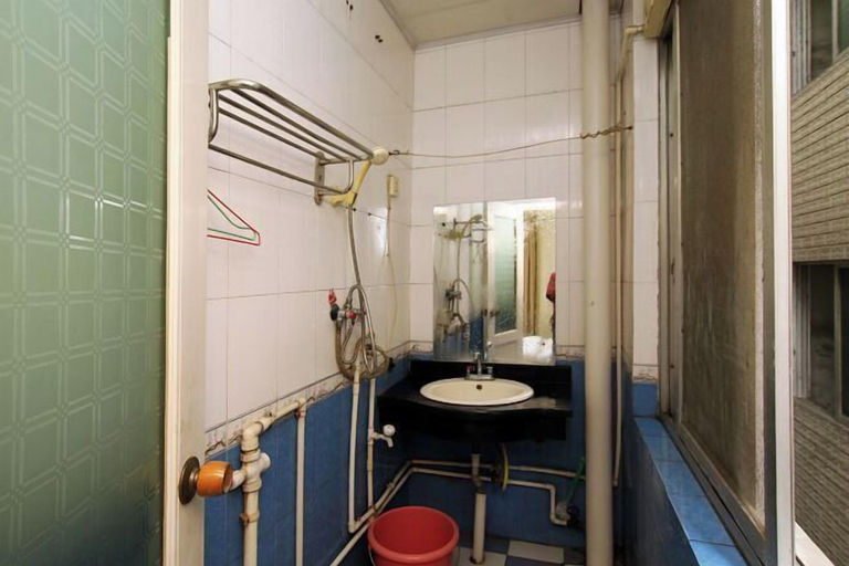 Bathroom 4, Guilin Triumph Hotel (North Railway Station), Guilin