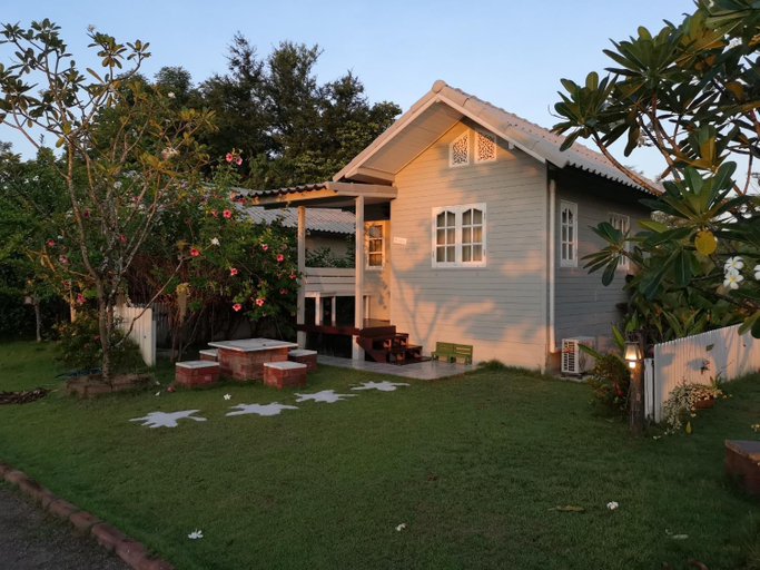 Exterior 5