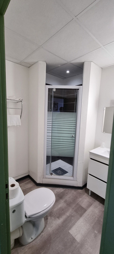 Bathroom 5, Auberge de Jeunesse HI Verdun, Meuse