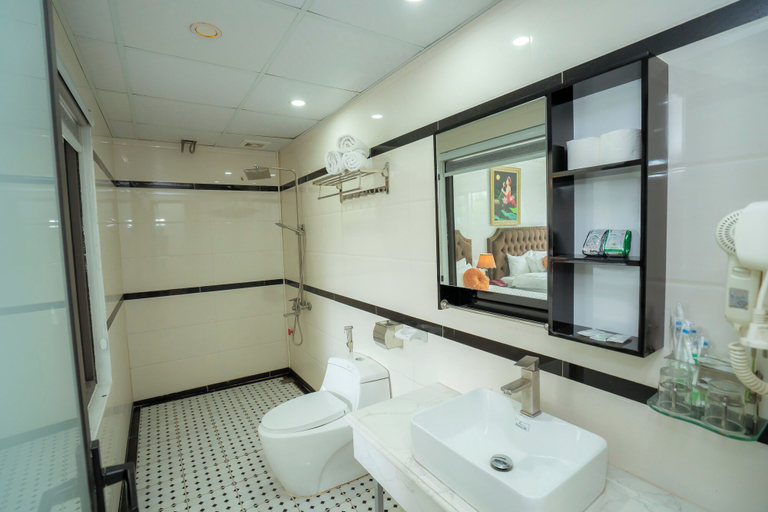 Bathroom 3, Roselle Grand Hotel Hanoi, Hoàn Kiếm