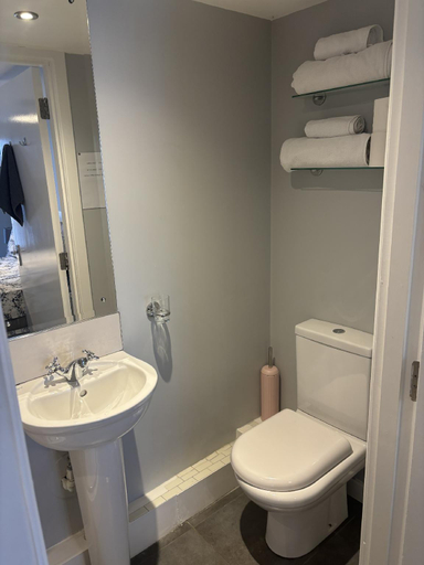 Others 4, Black Bull with Rooms-Upper, North Lanarkshire