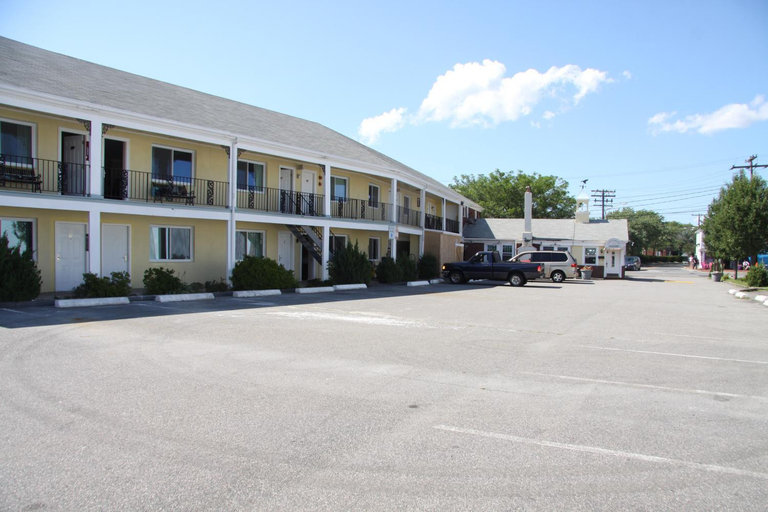 Exterior & Views 5, Cape Cod Inn, Barnstable