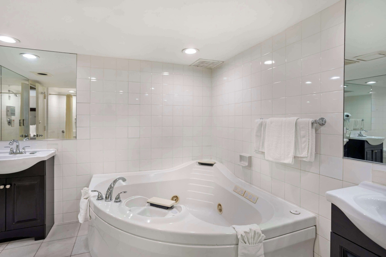Bathroom 4, Best Western Atlantic City Beach Block, Atlantic
