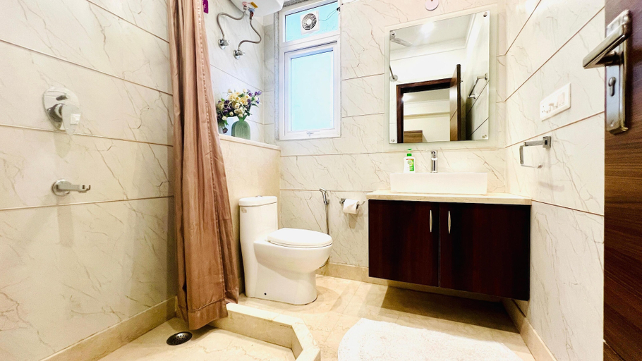 Bathroom, BluO Studio 2 GolfCourseRoadGymBalcony, Gurgaon