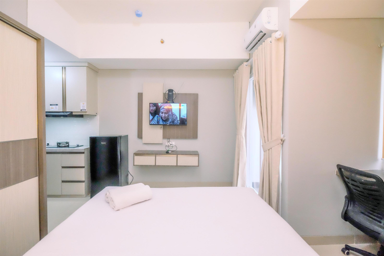 Bedroom 4, Modern Look Studio LRT City Sentul - Royal Sentul Park Apartment By Travelio, Bogor